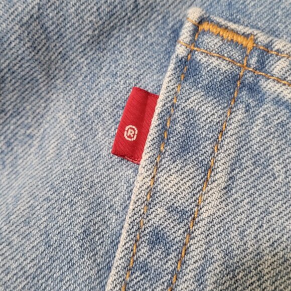 Levi's Men's 469 Loose Denim Shorts Light Score Wash 42 x 12 394340015 Cotton - Picture 6 of 7